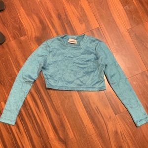 Long sleeve crop top